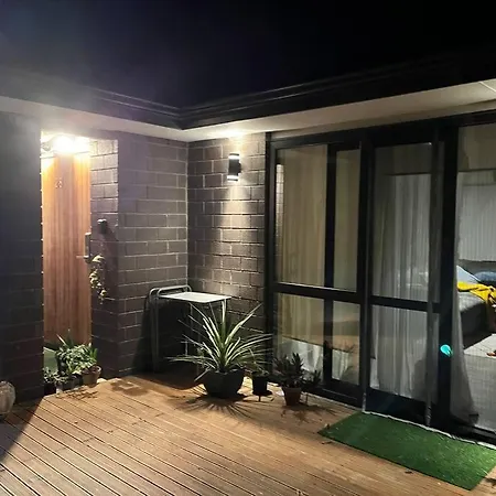 Private Cozy Stay Near Henderson Akl-Room 103 Auckland Exterior foto